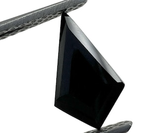 Black Onyx Kite Cut Gemstone: Step Cut Crystal (10.0x6.0x3.0 mm)