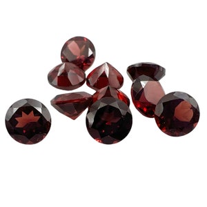 Mozambique Garnet Round Shape Brilliant Cut Gemstone, Natural Red Garnet Faceted Loose Gemstone Healing Crystal, Size 6.0x6.0x4.0 mm