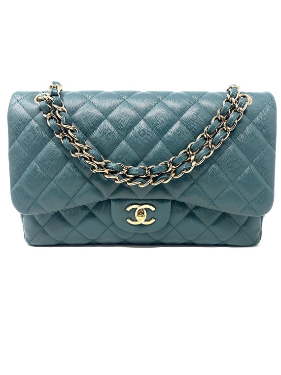 Chanel Vintage Forest Green Medium Classic Double Flap Bag – Dina C's Fab  and Funky Consignment Boutique