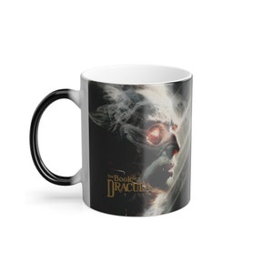 Mug Le Livre de Dracula : le comte Dracula se transforme en magie du brouillard