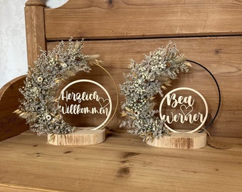 Personalized dried flower wreath on a metal ring 20 cm with a wooden base in white and beige