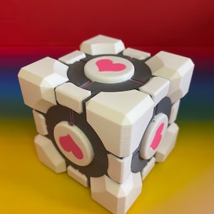 Companion Cube · A Wooden Box · Construction on Cut Out + Keep · Creation  by Lufe Soto
