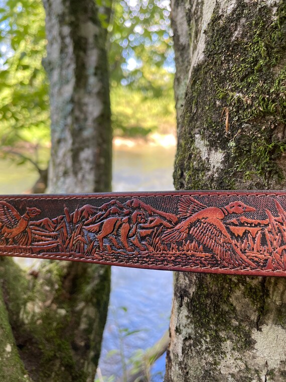 Vintage Tooled leather belt with animals - image 8