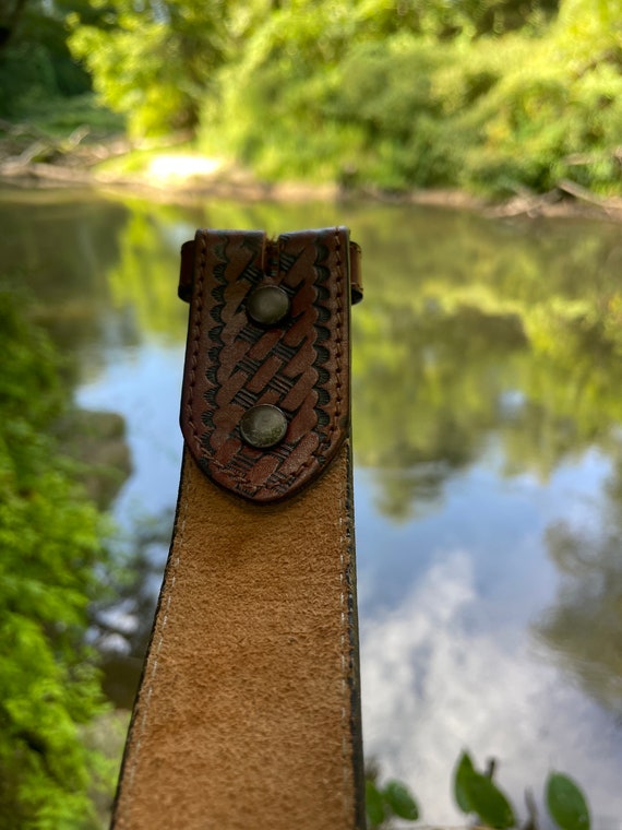 Vintage Tooled leather belt with animals - image 6