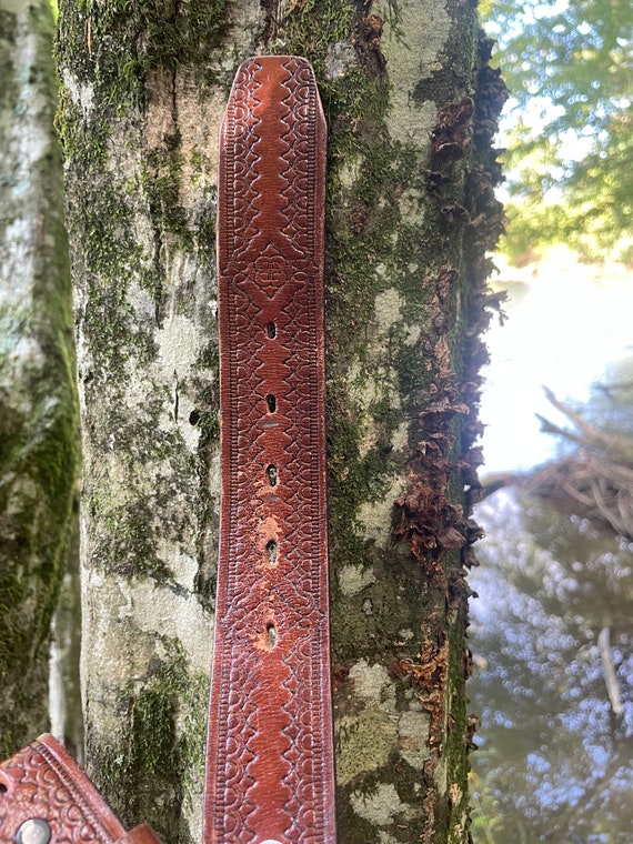 Vintage Tooled leather brown belt - image 5