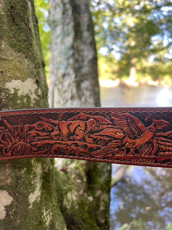 Vintage Tooled leather belt with animals - image 9