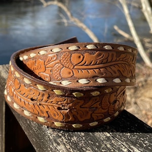 Vintage Justin Tooled leather belt