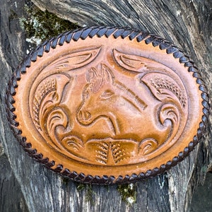 Vintage 70s tooled leather horse belt buckle