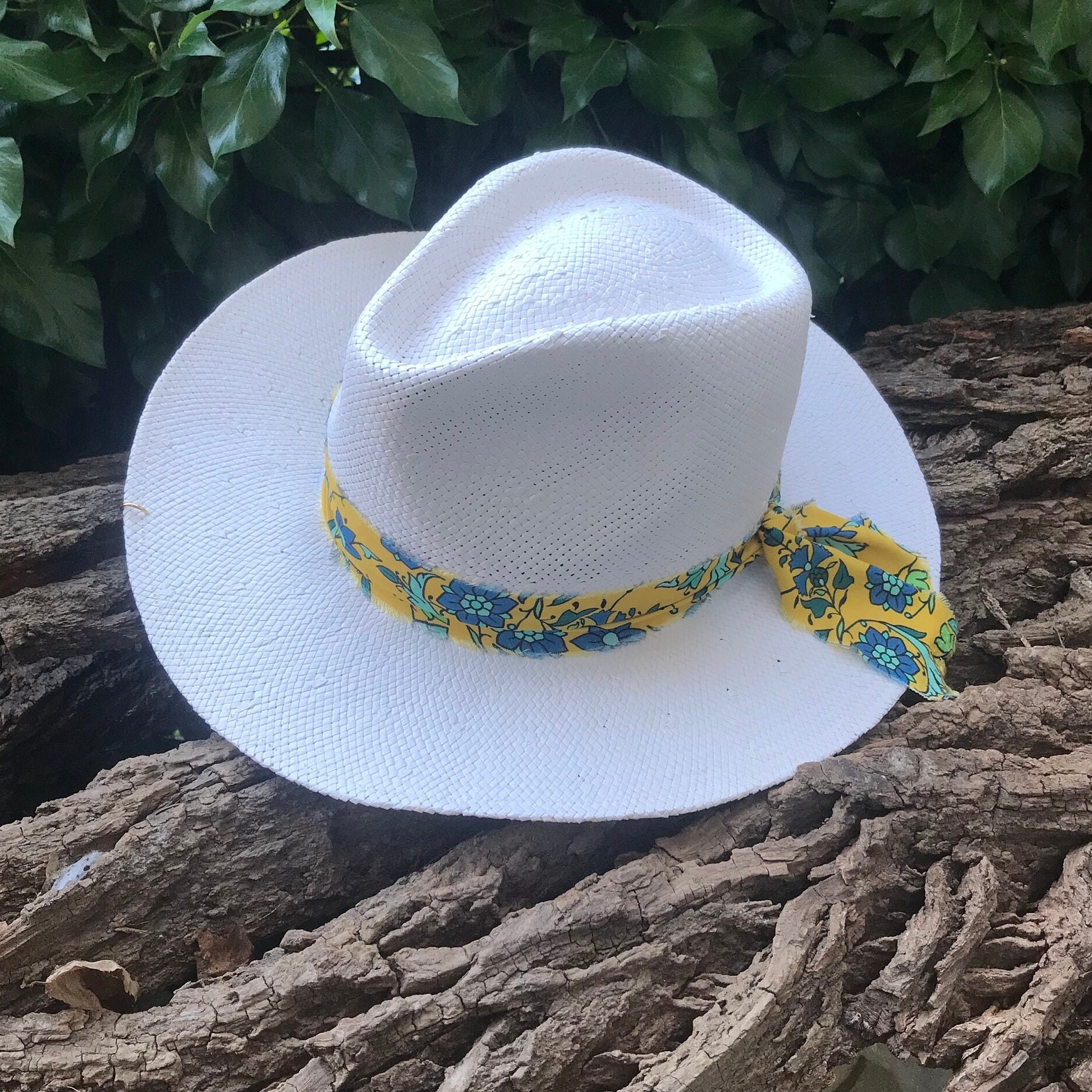 Handmade White Straw Fedora Hat, Floral Band - Etsy display picture 1