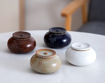 Japanese Style Ceramic Canisters with Lid Multipurpose Ceramic Jars Tea Coffee Spices Jars Pottery Storage Containers Kitchen Storage Cans