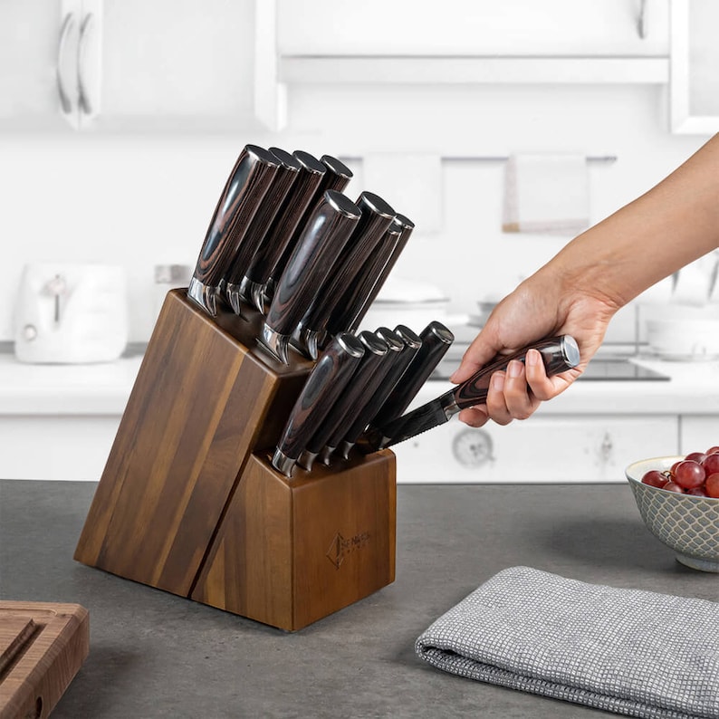 Senken Knives Knife Block Acacia 16 Slot Pulling Knife Out
