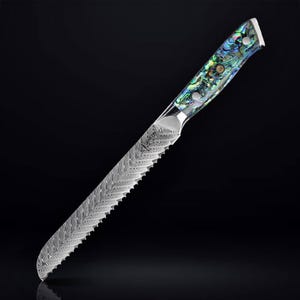 Couteau à pain en acier damas avec manche en véritable ormeau - Acier damas japonais VG10 67 couches - Lame dentelée de 20 cm (8 po.), Coffret cadeau de luxe