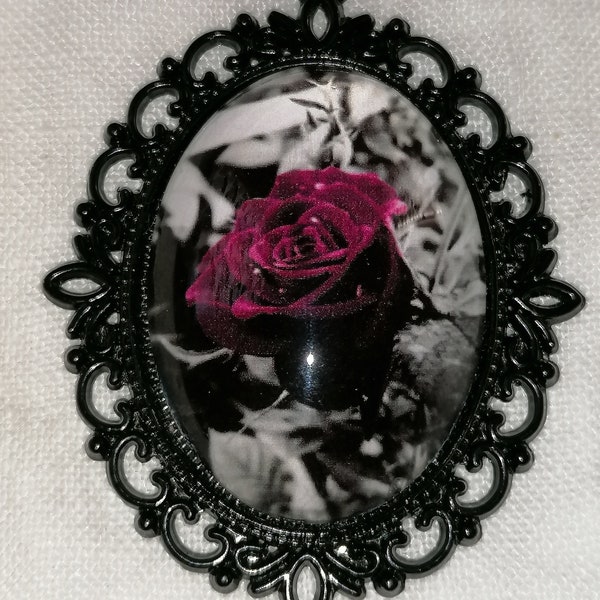 Pendentif rose violette noire