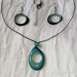 Light blue tagua nut set