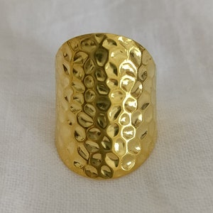 Gold hammered ring
