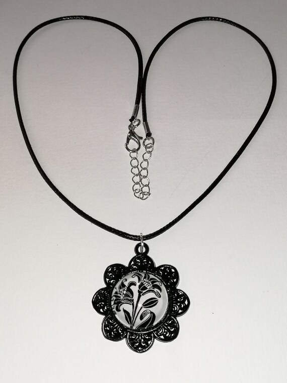 Black Flower Pendant - Etsy
