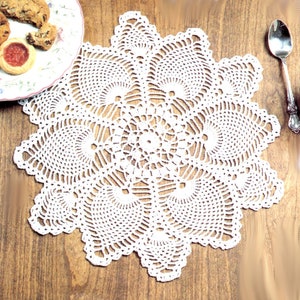 Pineapple Pinwheel - Pineapple Doilies Pattern for.  Approx. 16".  PDF Download.