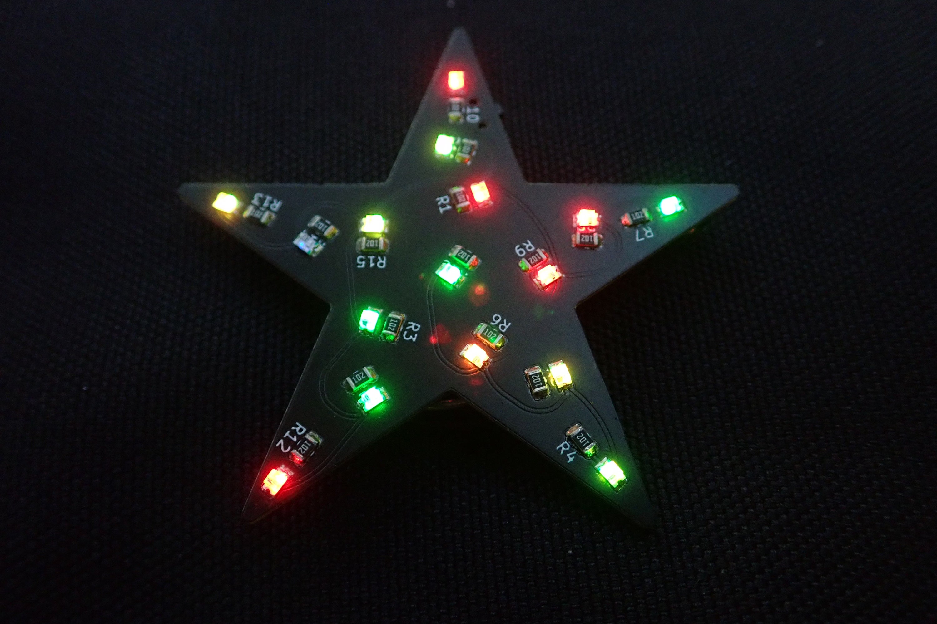 LED blinkender Weihnachtsstern Pin Badge