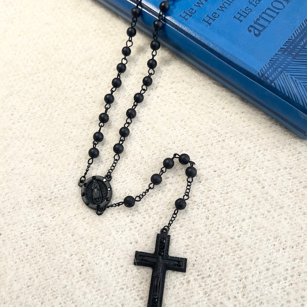 Rosenkranz Halskette, feste mattschwarze Perlen tragbar Kreuz katholische Barmherzigkeit Halskette Rosario, schwarze Halskette, Weihnachtsgeschenk