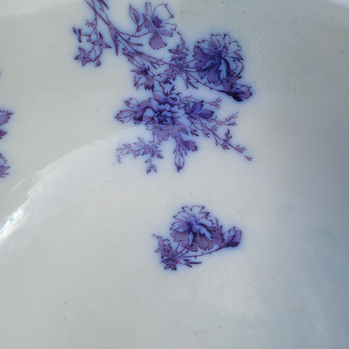 W.H. Grindley & Co Doreen Pattern Flow Blue Wash Basin store