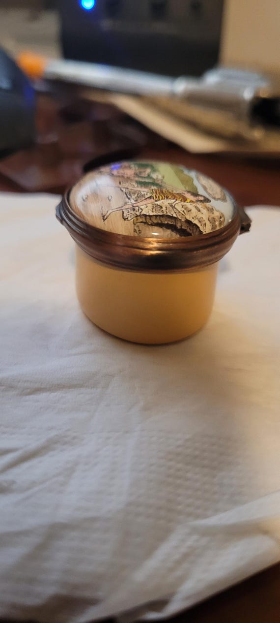 Halcyon Days Luv Struck Enamel Trinket Box - image 5