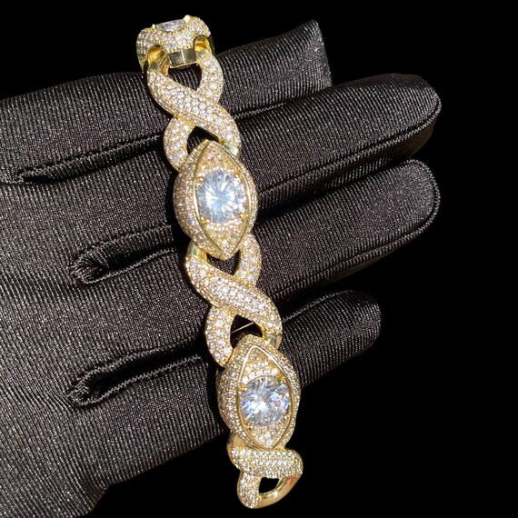 A Perfect Match, The Unlikely Origin of the Tennis Bracelet | Ryan Thomas  Jewellers