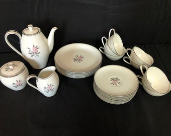 オールドノリタケ、里帰り品です。Old Noritake flower base il_1080xN.5045666384_dast.jpg