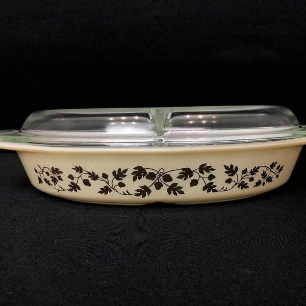 Pyrex Oval Shallow Divided Dish with Divided Lid - Mint Condition Pyrex Collectable, Golden Acorn on Ivory #27 1 1/2 QT - Christmas