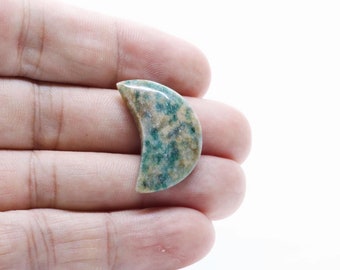 Lua de Aventurina Verde: Cristal de Pedra Preciosa Esculpida para Fabricação de Joias