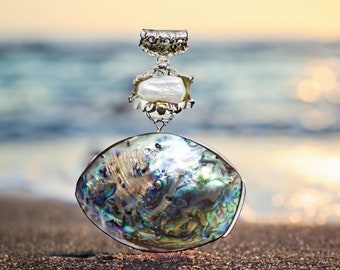 Pingente de Abalone Feito à Mão: Prata Nova e Pérola Cultivada, Estilo Vintage