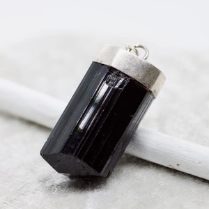 Black Tourmaline Pendant: Harmonize Your Body and Mind - Healing Stone Gift for Men & Women - Natural Rough Unisex Crystal Gift