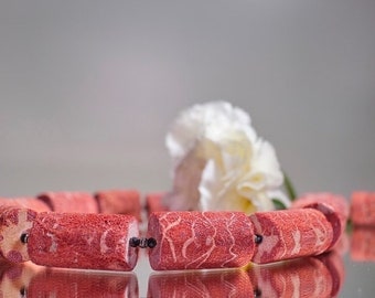 Collar de coral rojo y espinela: joyería de piedra natural con un toque llamativo