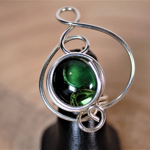 Wire Wrapped Cocktail Ring - Elegant Silver Jewelry with Green Glass Bead - Size 7 - Chic Gift for Her