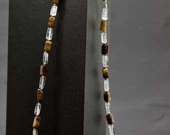 Collier en cristal énergisant : bijoux en cristal de roche et pierres précieuses en oeil de tigre - Cadeau spirituel minimaliste pour elle