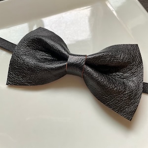 Leather bow tie / black leather bow tie / distressed black / handmade double layered bow tie / genuine leather / adjustable strap