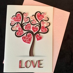 Biglietto di quilling fatto a mano, biglietto di San Valentino, biglietto di anniversario, biglietto con penna, biglietto d'amore, biglietto con quilling, "L'albero dell'amore!"