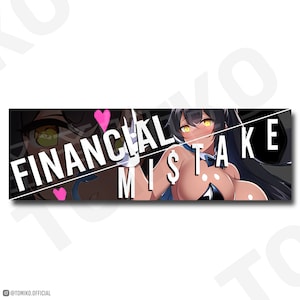 Puede incluir: Una imagen en blanco y negro con una mujer de cabello negro largo y ojos amarillos. El texto "FINANCIAL MISTAKE" está escrito en diagonal sobre la imagen en letras blancas.