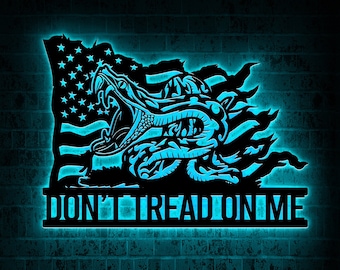 Don't Tread On Me Distressed Flag Metal Sign with Led Light, Snake Flag Wall Decor, Gadsden Flag Wall Art, 4th of July Decor, 2nd Amendment