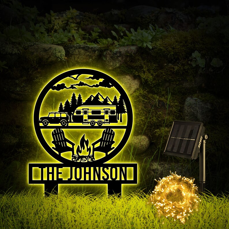 Custom Happy Campers Metal Yard Sign with Solar Lights, Camping Car Trailer Stake, Campsite Decor, RV Decor, Family Name Sign, Outdoor Decor