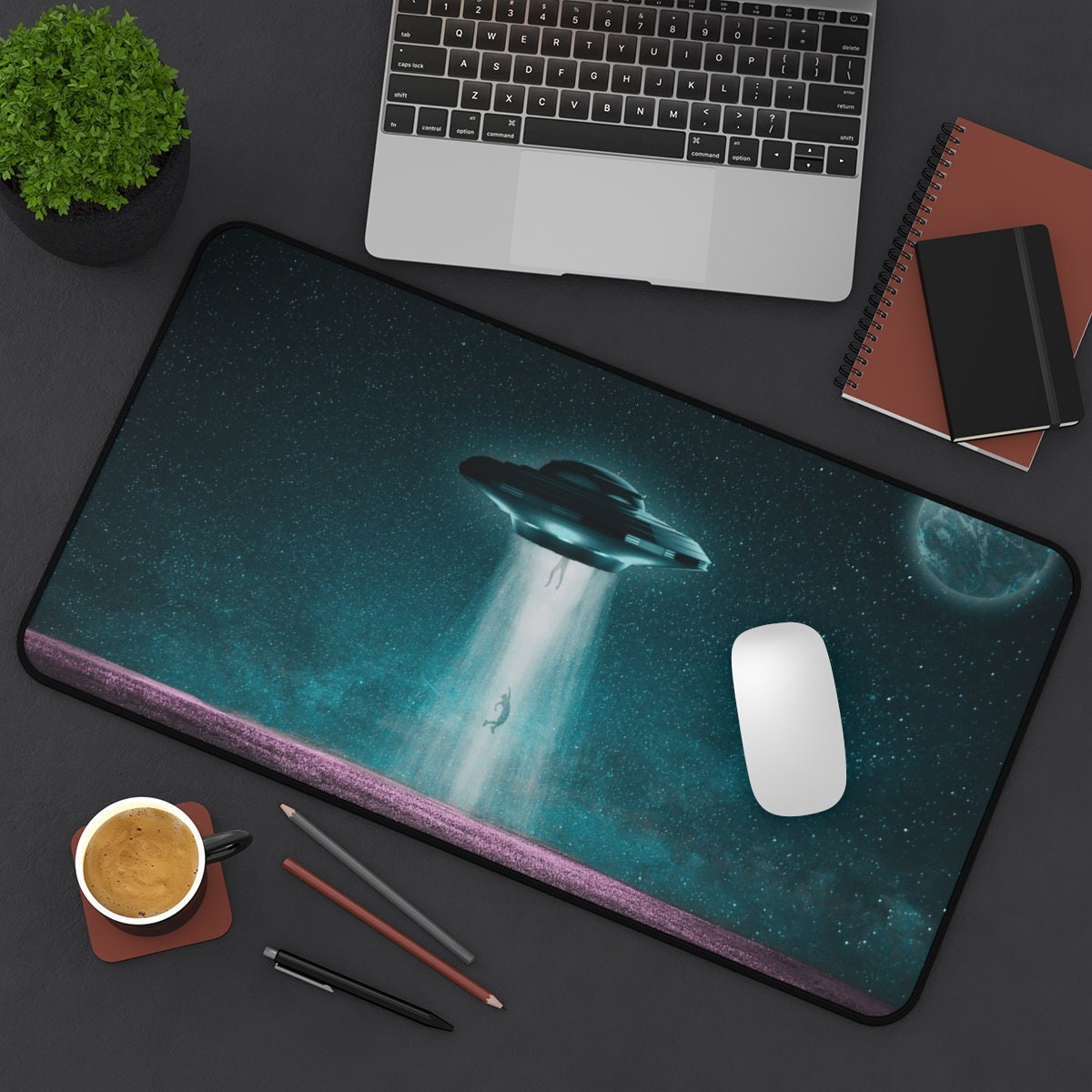 Mouse pad Aliens OVNI Planets Space - Mousepad E6930 com desenho animado  divertido para ela