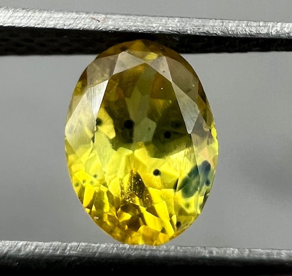 Faceted Yellow Sapphire Gemstone: Carat Songea Sapphire