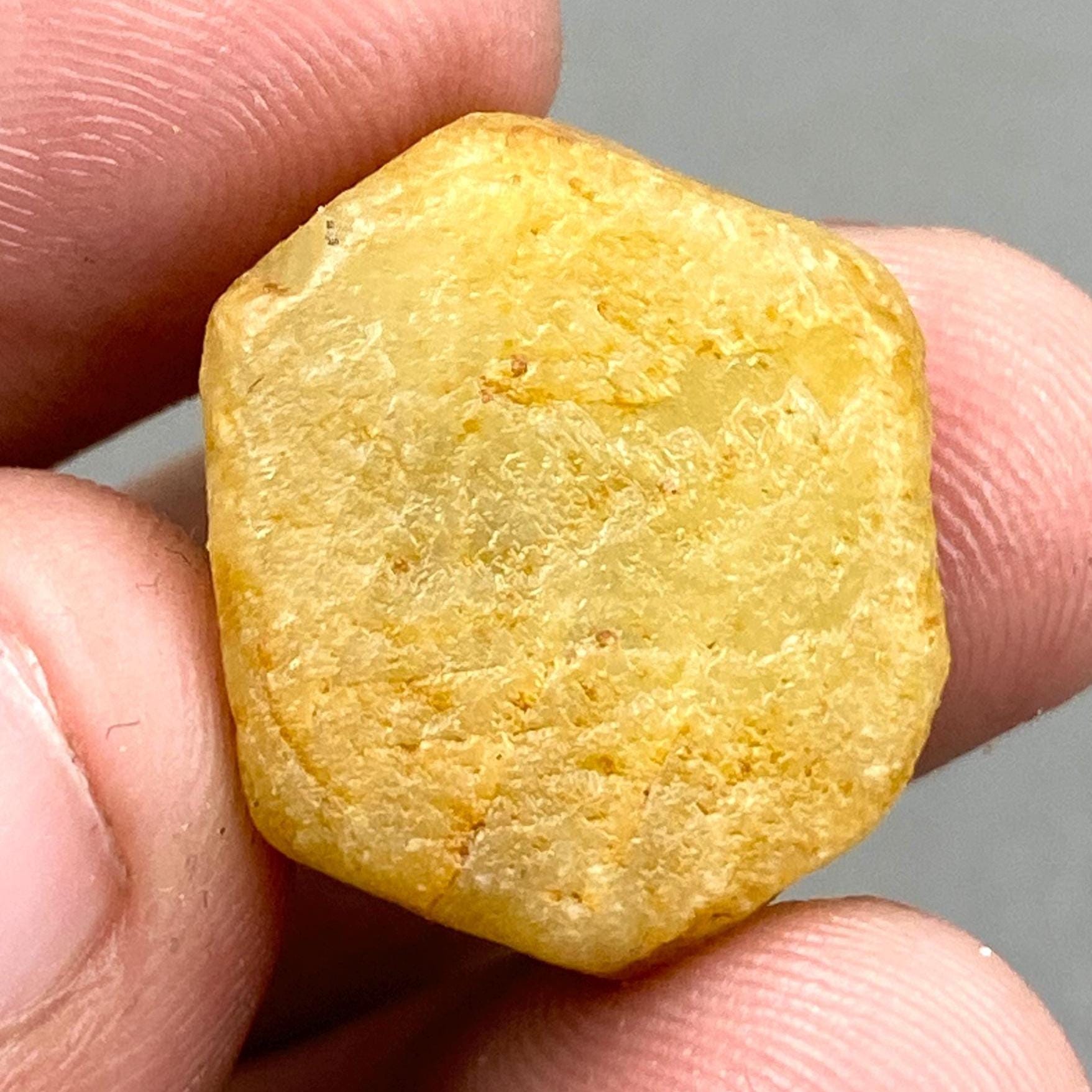 [早い者勝ち] stone  週末セール 50%オフ　15:00まで Raw Yellow Sapphire Record Keeper Crystal: 53 Carat Unheated