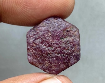 Ejemplar de rubí rojo en bruto, cristal de Karnataka sin tratar, 41,55 quilates
