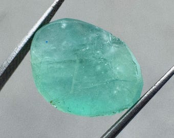 Zambian Emerald Crystal: 9.30 Carat Raw Gemstone for Jewelry (15x12x8 mm)