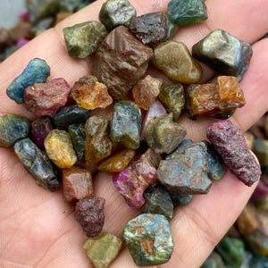 Multi Sapphire Rough 10-13MM Raw, Multi Color Sapphire Crystal Natural Sapphire Gemstone Healing Crystal Sapphire Raw Untreated Sapphire Raw