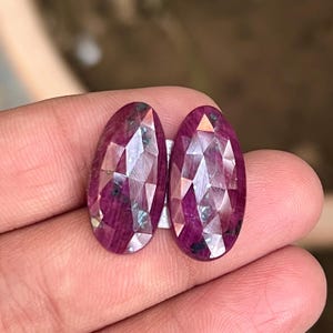 Coppia di pietre preziose naturali taglio rosa rubino con retro piatto, coppia sciolta da 18,90 carati, 20 x 10 mm, lucentezza rubino, taglio rosa rubino, per gioielli, pietre preziose rubino