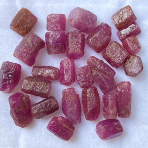 AAA 100% Natural Earth mined  Loose Ruby Gemstone Rough Precious Ruby Sticks Fine Quality Healing Crystal Wiccan Ruby Raw 26 Pieces Lot