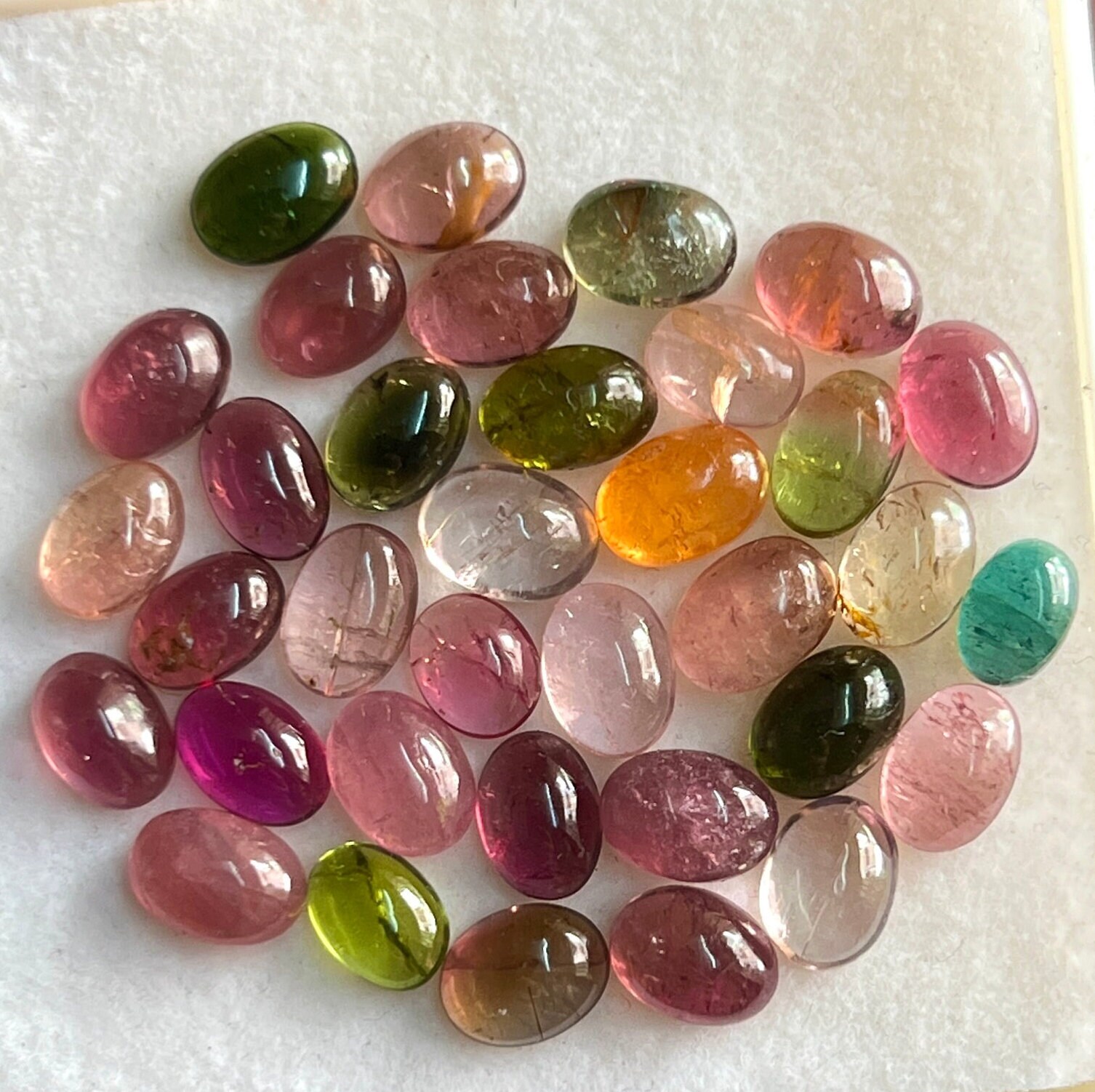 マルチトルマリンカボションロット：天然ルースジェムストーン（7 x 5