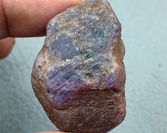 Specimen ruwe Afrikaanse robijn: onbehandeld rood robijnkristal, 150 karaat