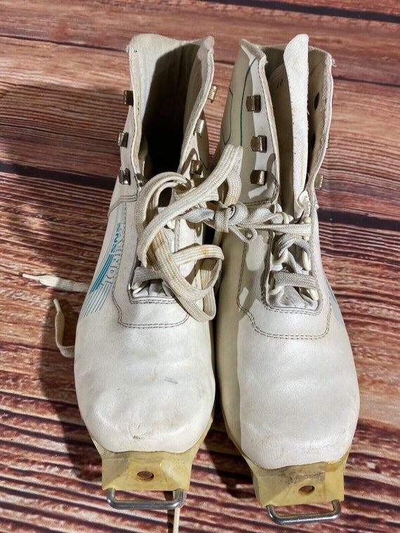 Size 5 cross shop country ski boots